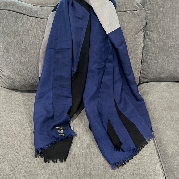 Rag & Bone Large Lightweight Wool Scarf - Picture 3 of 6